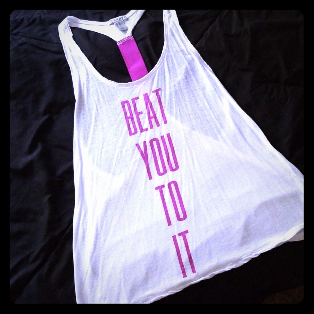 Light flowing work out tank